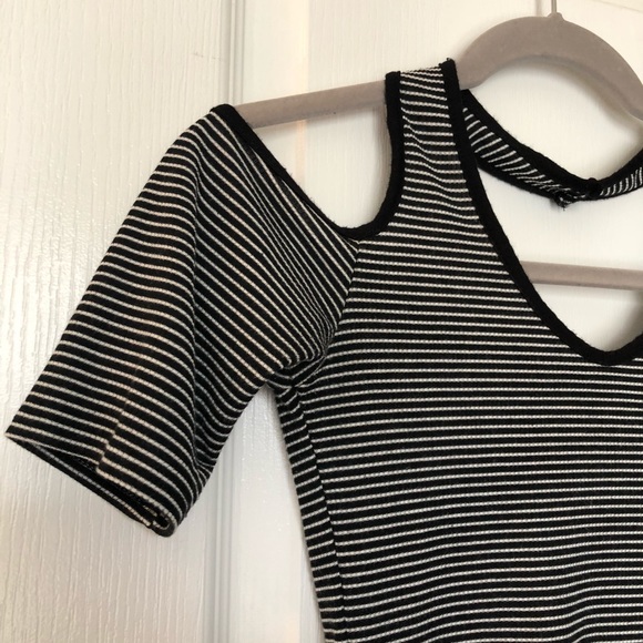 Striped Halter Shirt - Picture 4 of 4